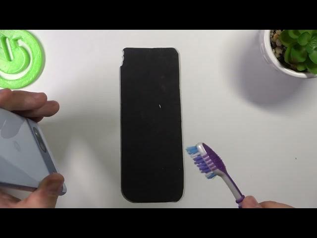 Video thumbnail for How to Clean Pixel 7A USB Port Using Household Items?