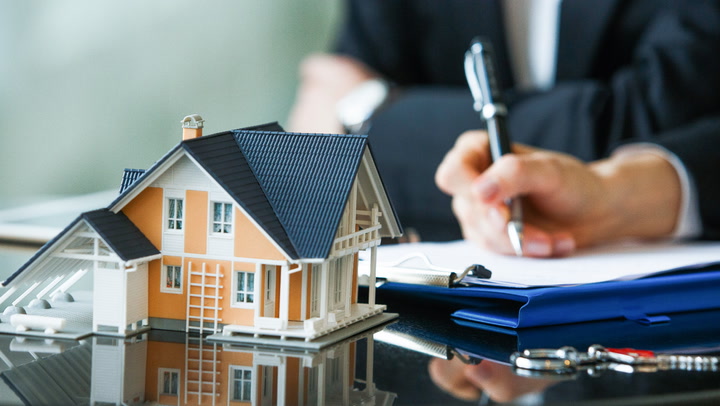 Video thumbnail for U.S. Mortgage Rates Climb to Nine-Month High