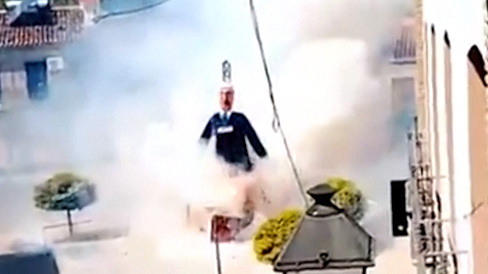 Video thumbnail for Israel reprimands Spanish diplomat over detonation of Netanyahu effigy