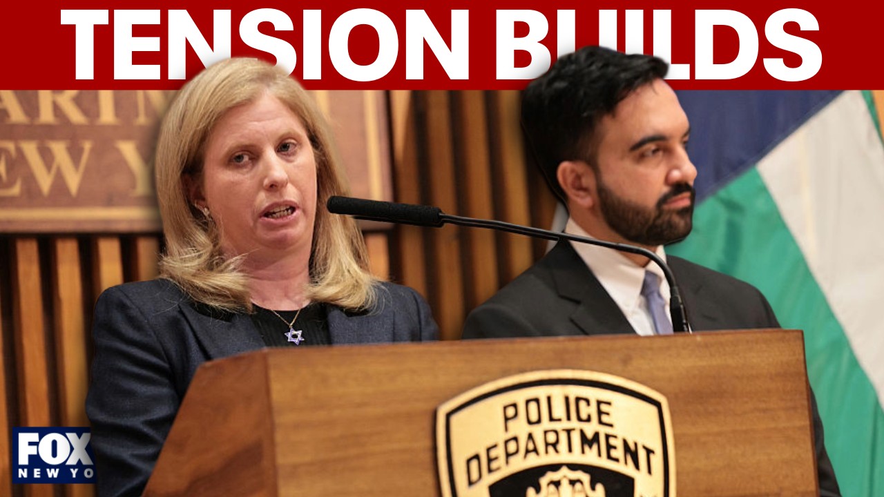 Video thumbnail for Mayor insists he has the final word for the NYPD