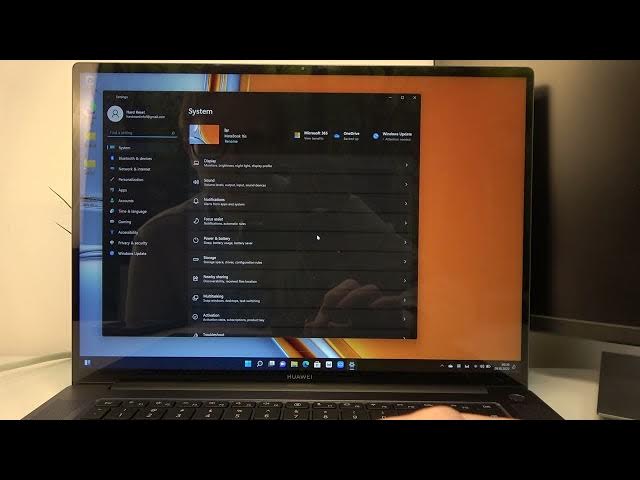 Video thumbnail for HUAWEI MateBook 16s - How To Change Display Resolution
