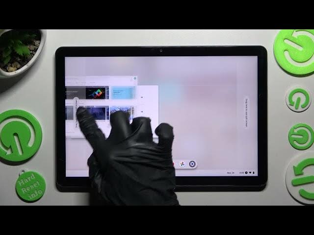 Video thumbnail for Lenovo IdeaPad Chromebook - How To Enter Split Screen