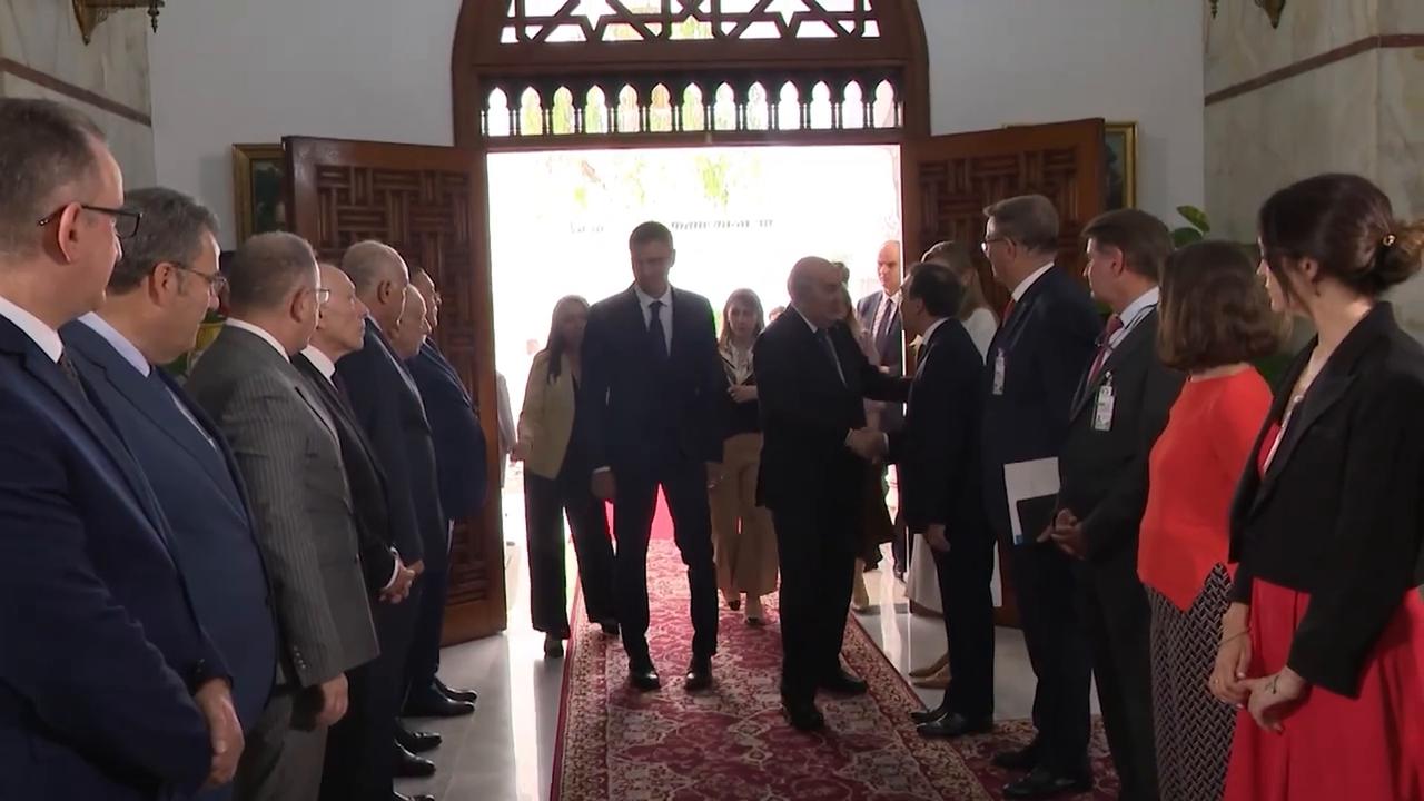 Video thumbnail for Algeria: Spanish prime minister visits Algeria for talks to deepen bilateral ties.