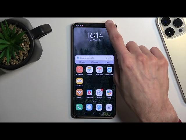 Video thumbnail for How to Turn On and Set Up the Personal Hotspot Feature on the HUAWEI Mate 50 Pro