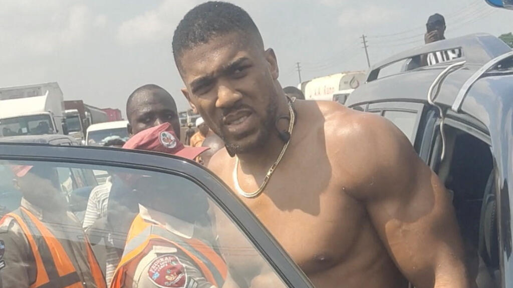 Video thumbnail for Anthony Joshua discharged from hospital as driver in fatal car crash arrested