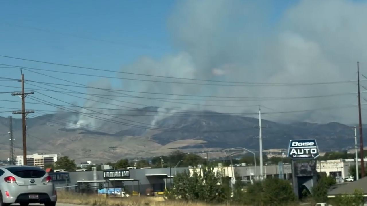 Video thumbnail for US: Claremont Fire Grows to 6,500 Acres, Prompts Evacuations Near Boise.