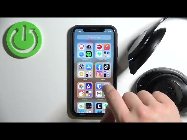 Video thumbnail for How to Pair Beats Studio 3 with Apple iPhone?