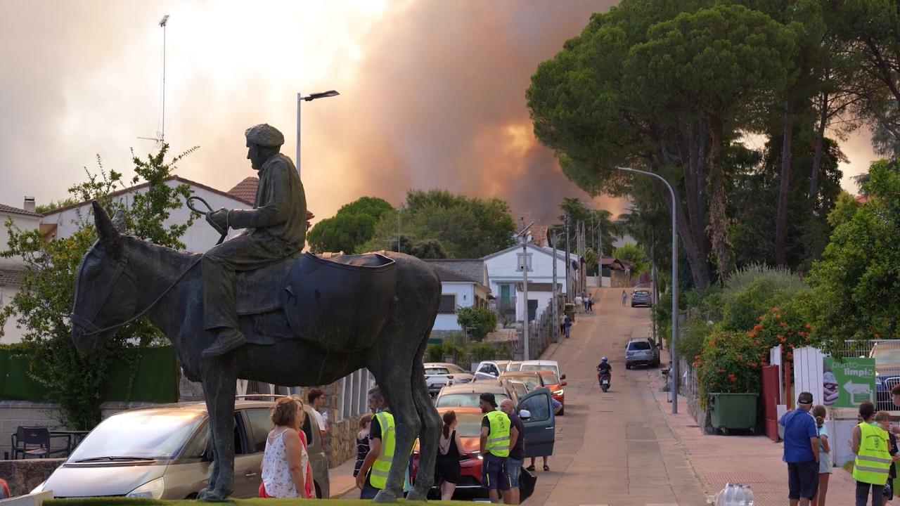 Video thumbnail for Spain: Spain evacuates residents as major wildfire burns west of Madrid.
