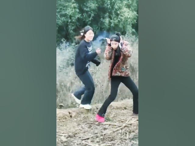 Video thumbnail for أشهر وأفضل وأكثر الفيديوهات مشاهدة على اليوتيوب وفيسبوك وانستجرام وتويتر مواقف مضحكه وطرائف كوميدي