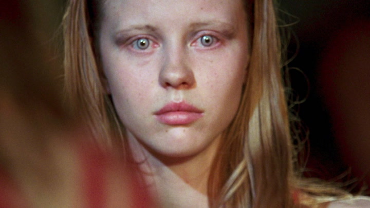 Video thumbnail for 10 Horror Movies EVERYONE Needs To Watch On The Big Screen