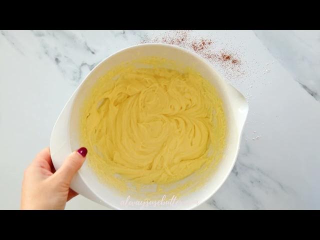Video thumbnail for Cinnamon Muffins with Cinnamon Sugar Topping