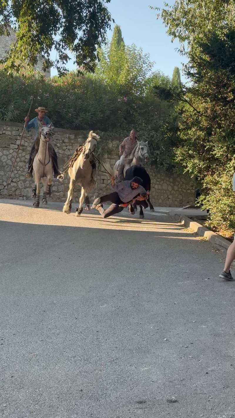 Video thumbnail for Camargue Horsemen Wrestling a Runaway Bull in the Street