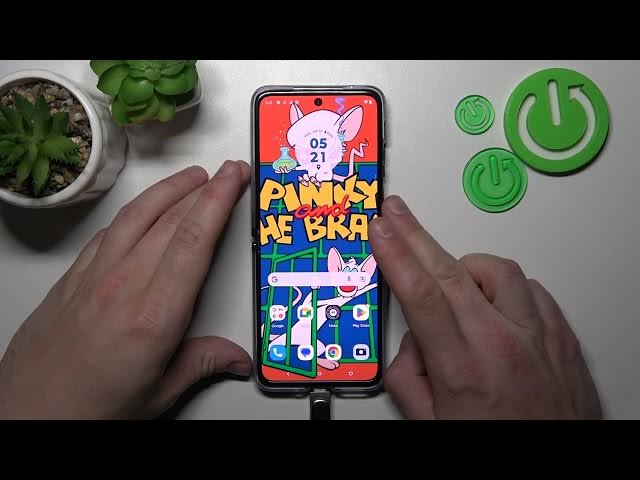 Video thumbnail for How to Connect a USB Pendrive to a MOTOROLA Razr 40 Ultra