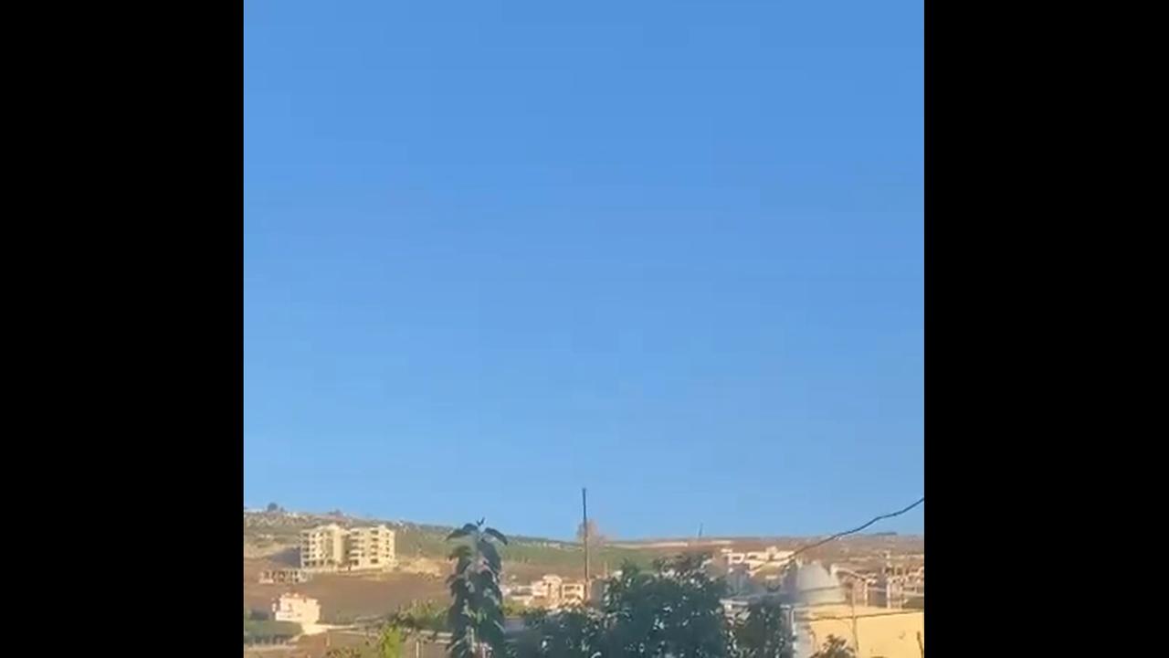 Video thumbnail for Israeli artillery targets the town of Kafr Roumman.