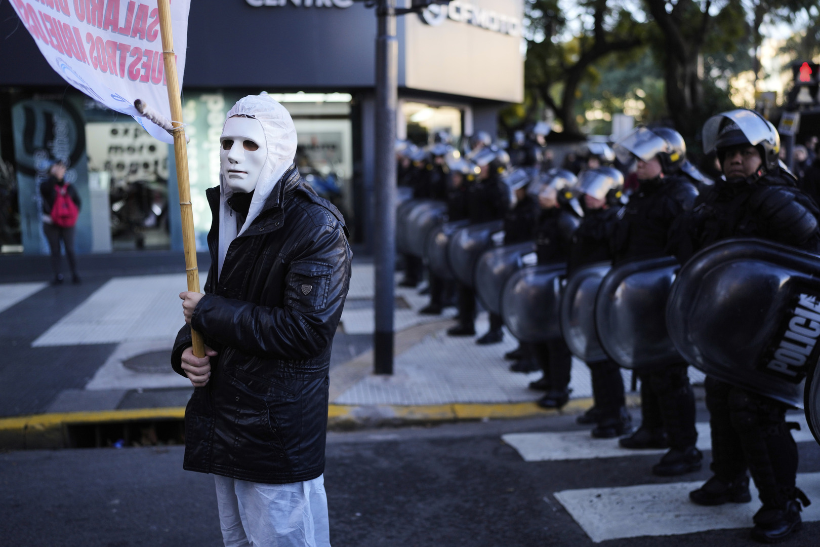'Video thumbnail for Argentina's health workers on strike: Protests against government's austerity cuts'
