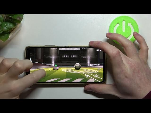 Video thumbnail for Rocket League Sideswipe  - How To Lock Joystick