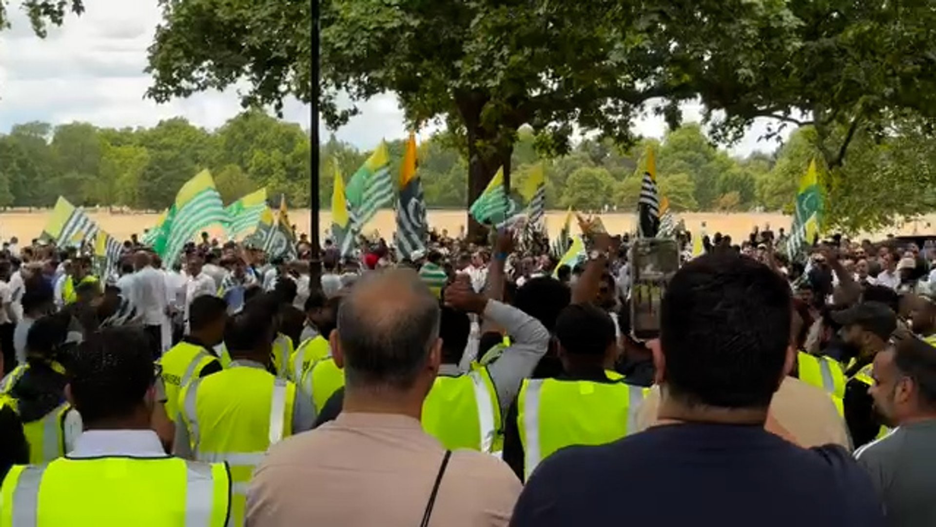 Video thumbnail for London protesters march through streets in solidarity with Azad Kashmir