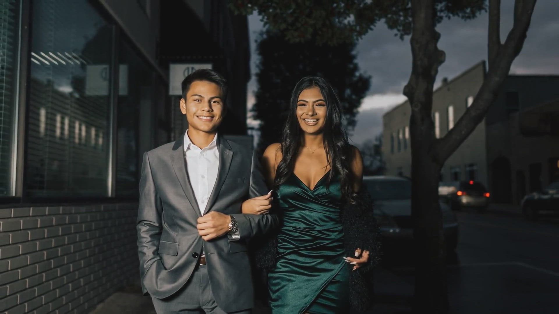 Video thumbnail for Ace Your Style: Dressing for a Casino-Themed Party