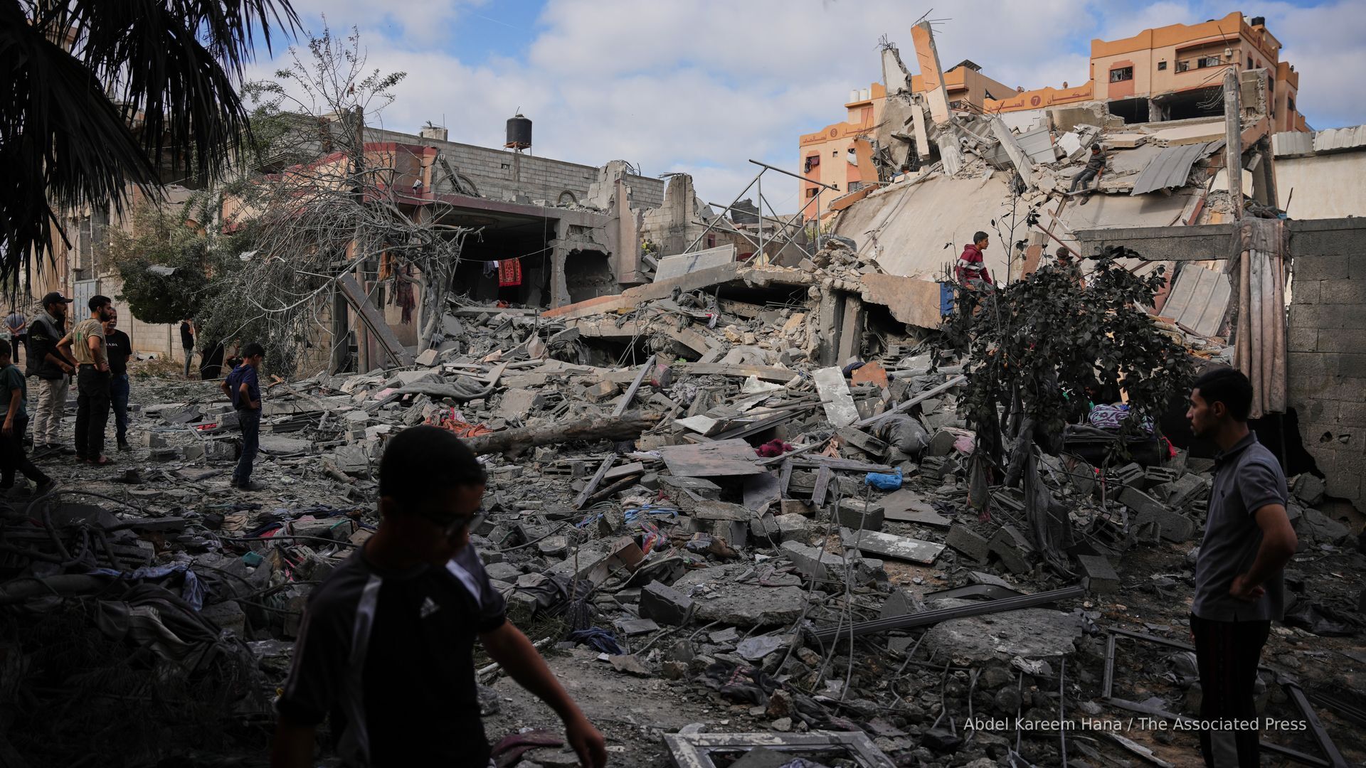 Video thumbnail for Israel strikes Gaza as Netanyahu accuses Hamas of staging hostage video