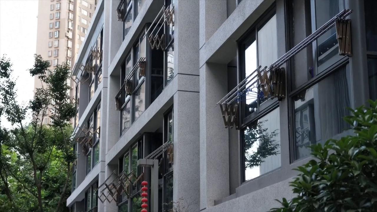 Video thumbnail for China: Residents of renovated community in Shanghai welcome improved living standards.