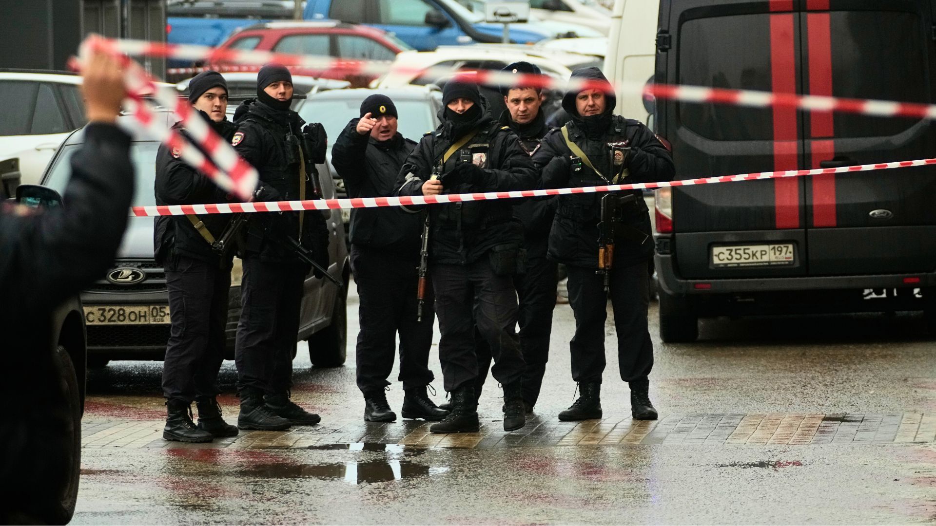 Video thumbnail for Two police officers among three killed in car explosion in Moscow