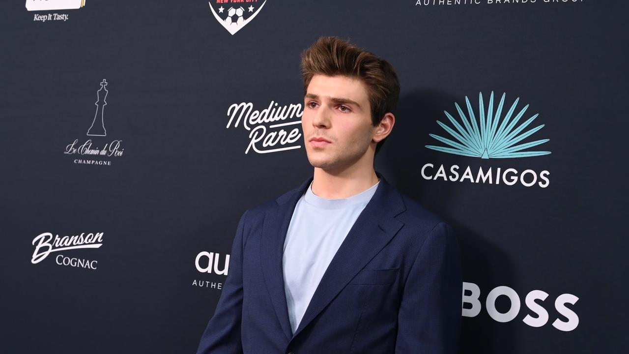 Video thumbnail for NY: Sports Illustrated Beyond the Pitch New York - Arrivals 39.