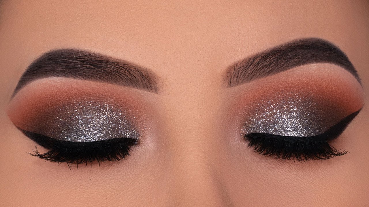 Video thumbnail for Glitter Smokey Eyes Tutorial for a Party / Special Occasion