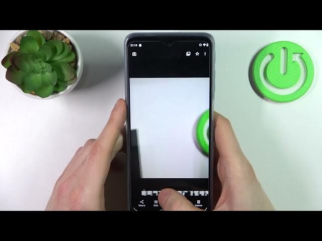 Video thumbnail for How to take burst shot on MOTOROLA Moto G51 5G / How to take serial shot on MOTOROLA Moto G51 5G