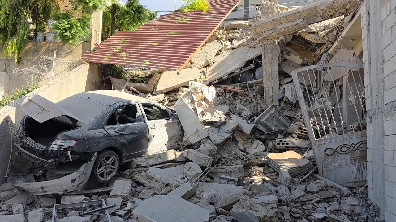 Video thumbnail for Lebanon: 5 killed, many injured in Israeli airstrikes in southern Lebanon despite ceasefire.