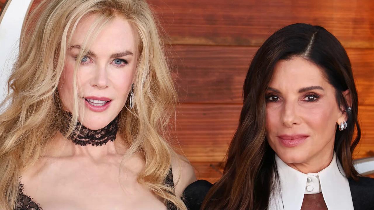 Video thumbnail for Sandra Bullock and Nicole Kidman honour original Practical Magic director at sequel's premiere.