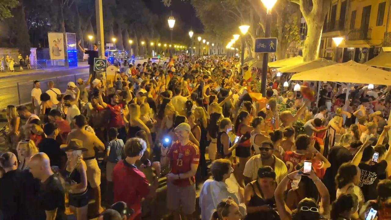 Video thumbnail for Spain: Spain fans celebrate 2026 FIFA World Cup championship in Mallorca.