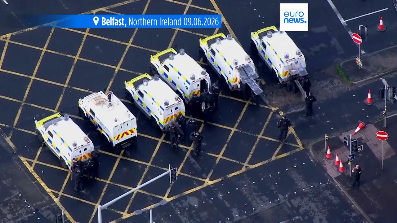 Video thumbnail for Police officers injured in Belfast and Glasgow anti-immigration protests