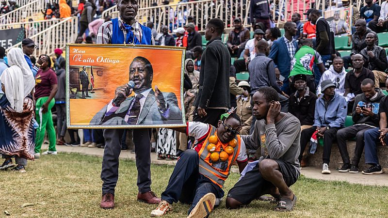Video thumbnail for Tributes pour in as former Kenyan PM Raila Odinga buried with full state honours