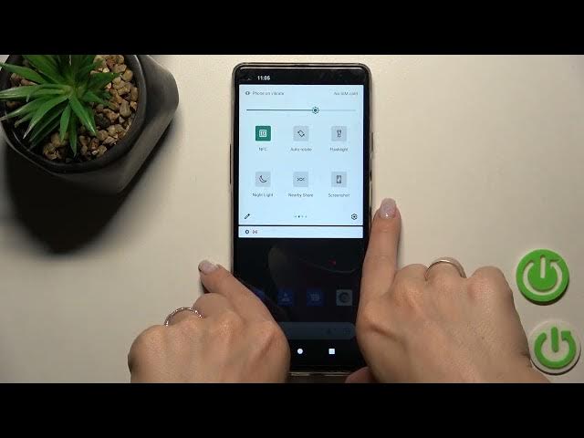 Video thumbnail for How to Switch On the Flashlight on the CUBOT Max 3 - Enable the Torch