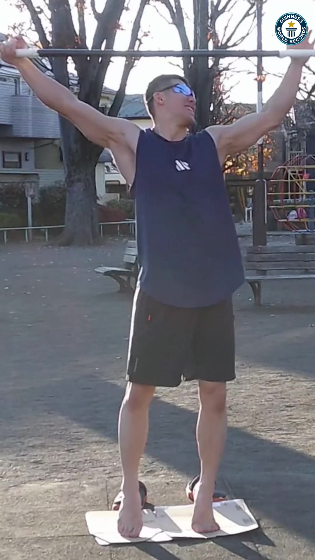 Video thumbnail for 82 Pull Ups in One Minute World Record Attempt