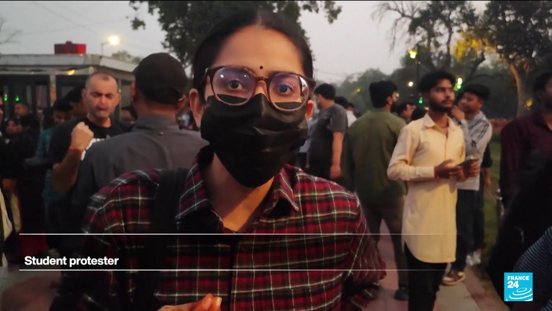 'Video thumbnail for India sees rare protest over pollution: Dozens arrested in New Dehli'