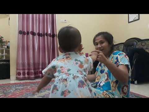 Video thumbnail for Meghan Belajar Berjalan