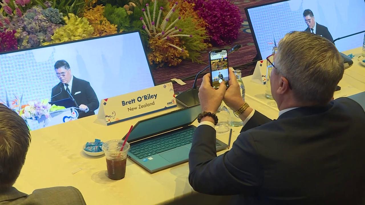 Video thumbnail for Thailand: APEC business leaders convene in Bangkok, urging public-private partnership for sustainable growth.