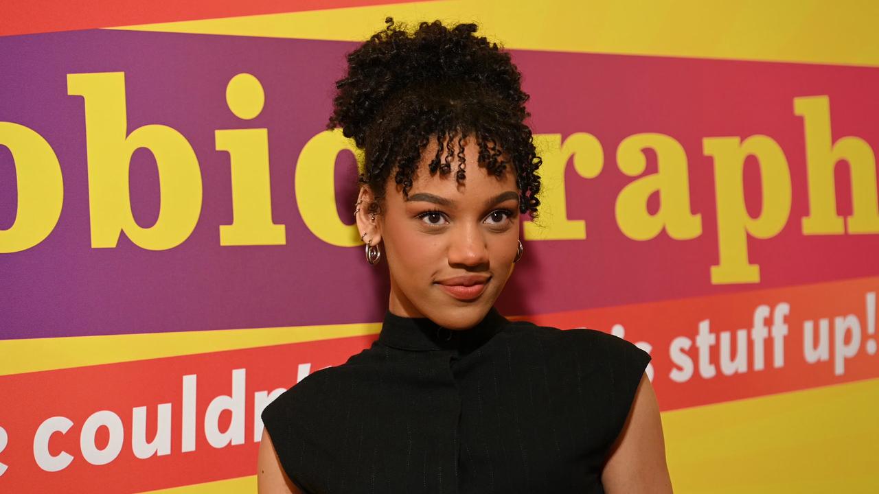 Video thumbnail for "NY: "Celebrity Autobiography" Broadway Opening Night�- Arrivals" 27.