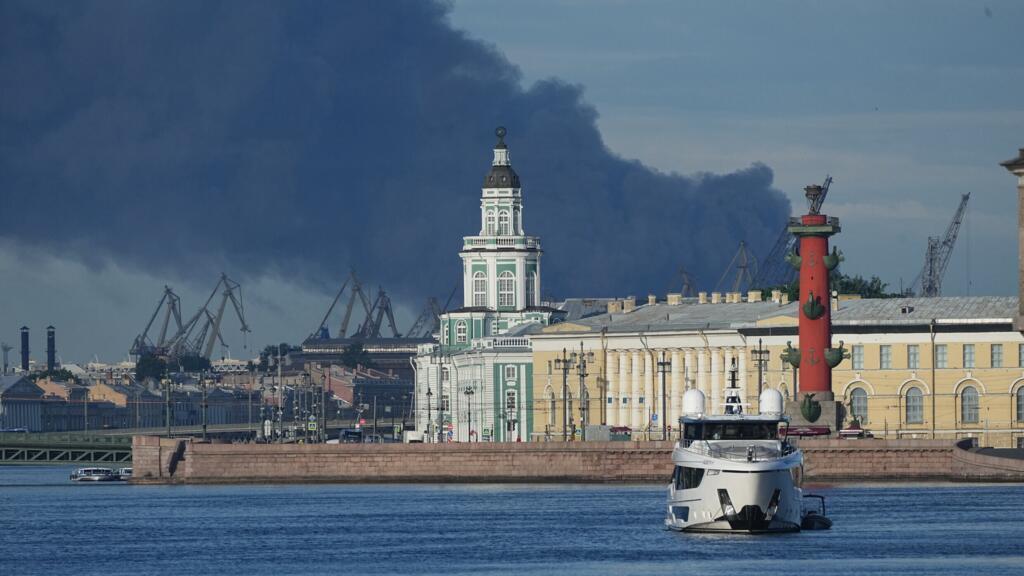 Video thumbnail for Strikes on Russian strategic sites show Ukraine 'ramping up long-range strikes'