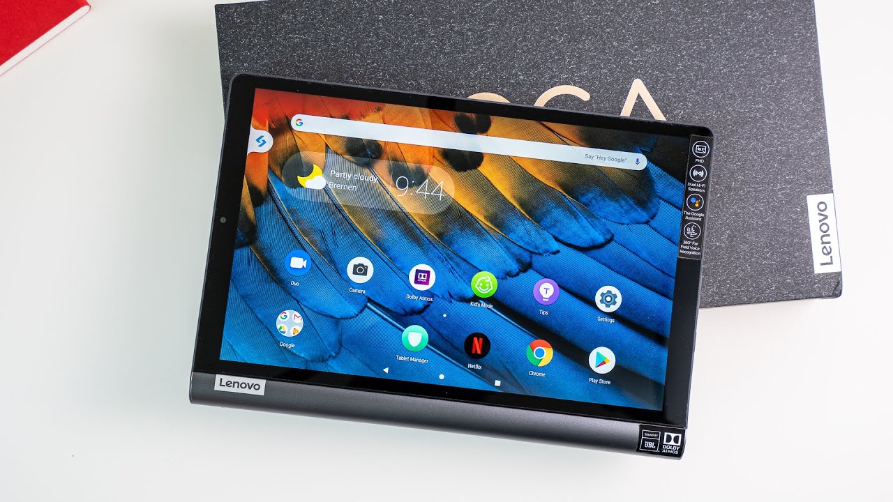 Video thumbnail for Lenovo Yoga Smart Tab Unboxing & Hands On
