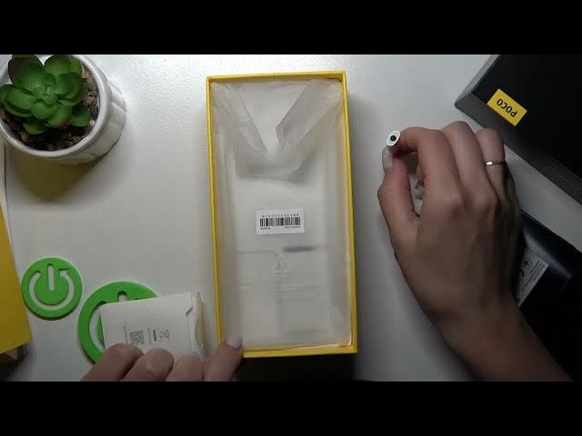 Video thumbnail for POCO F4 All Box Accessories Review