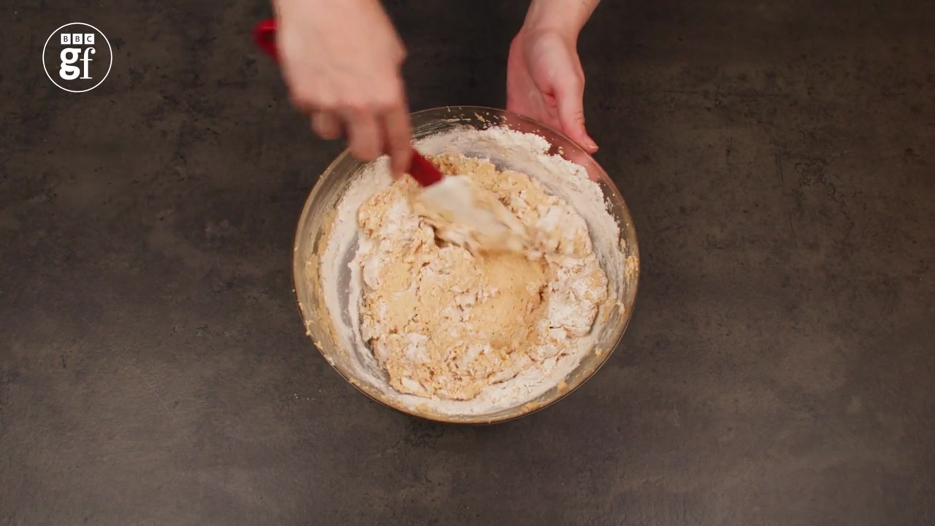 'Video thumbnail for Easy caramel cake'