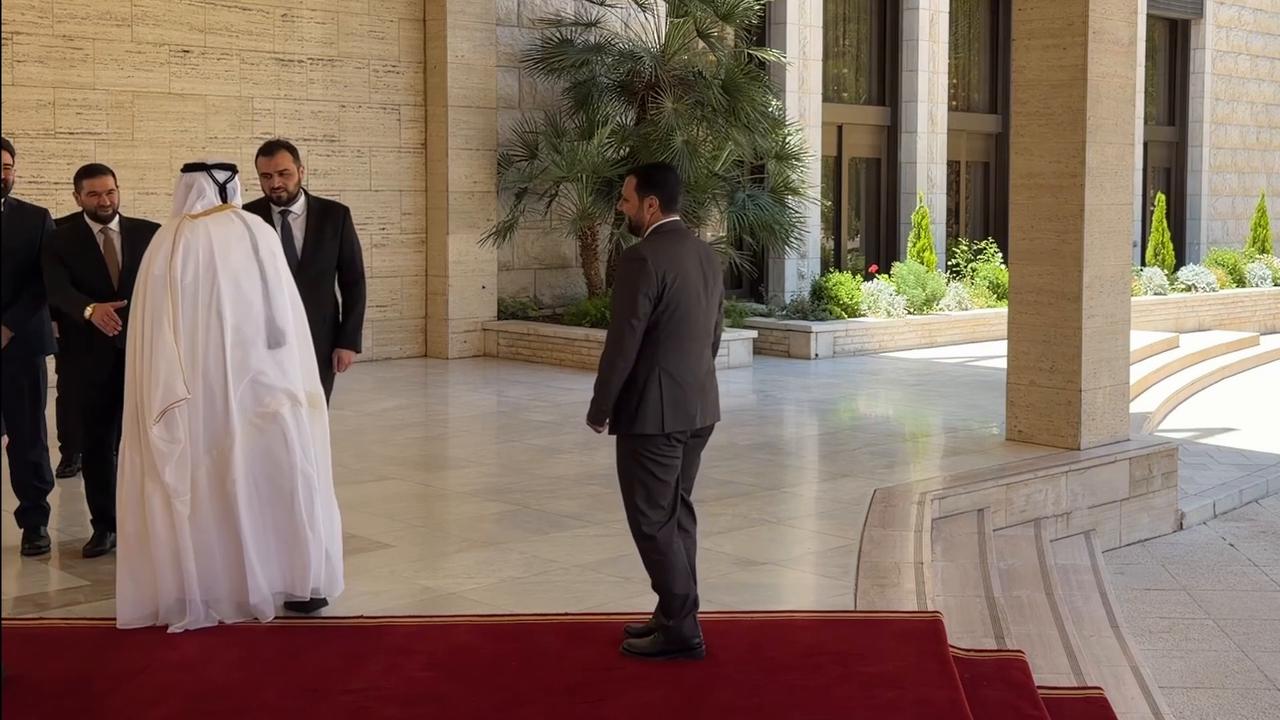 Video thumbnail for Syria: Syrian, Qatari ministers hold high-level talks in Damascus.