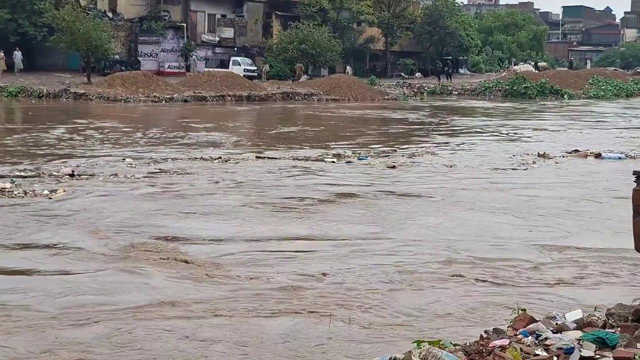 Video thumbnail for Pakistan: Monsoon Rain Floods Islamabad and Rawalpindi.