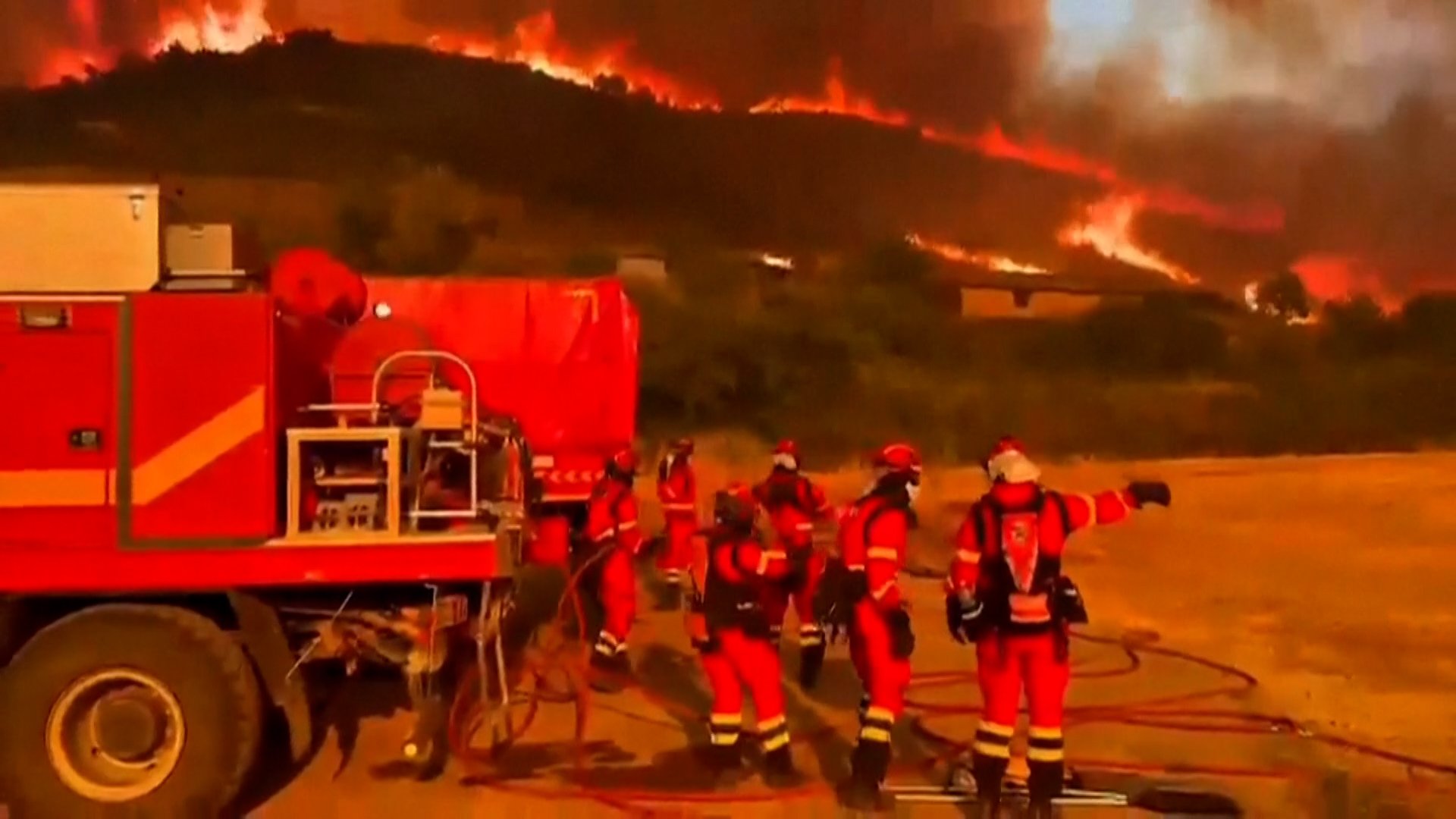 Video thumbnail for Spain battles wildfires amid heatwave