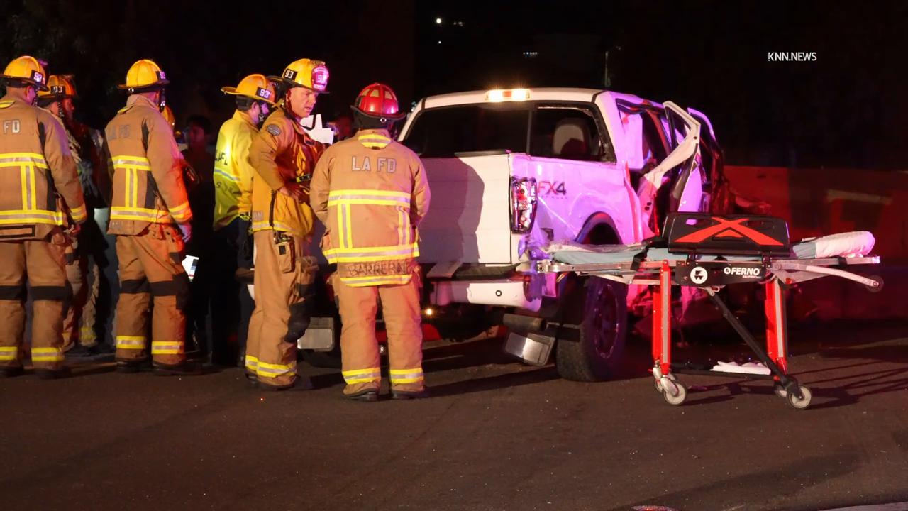 Video thumbnail for US, Los Angeles: Tarzana Overturned Semi-Truck Causes Traffic Incident.