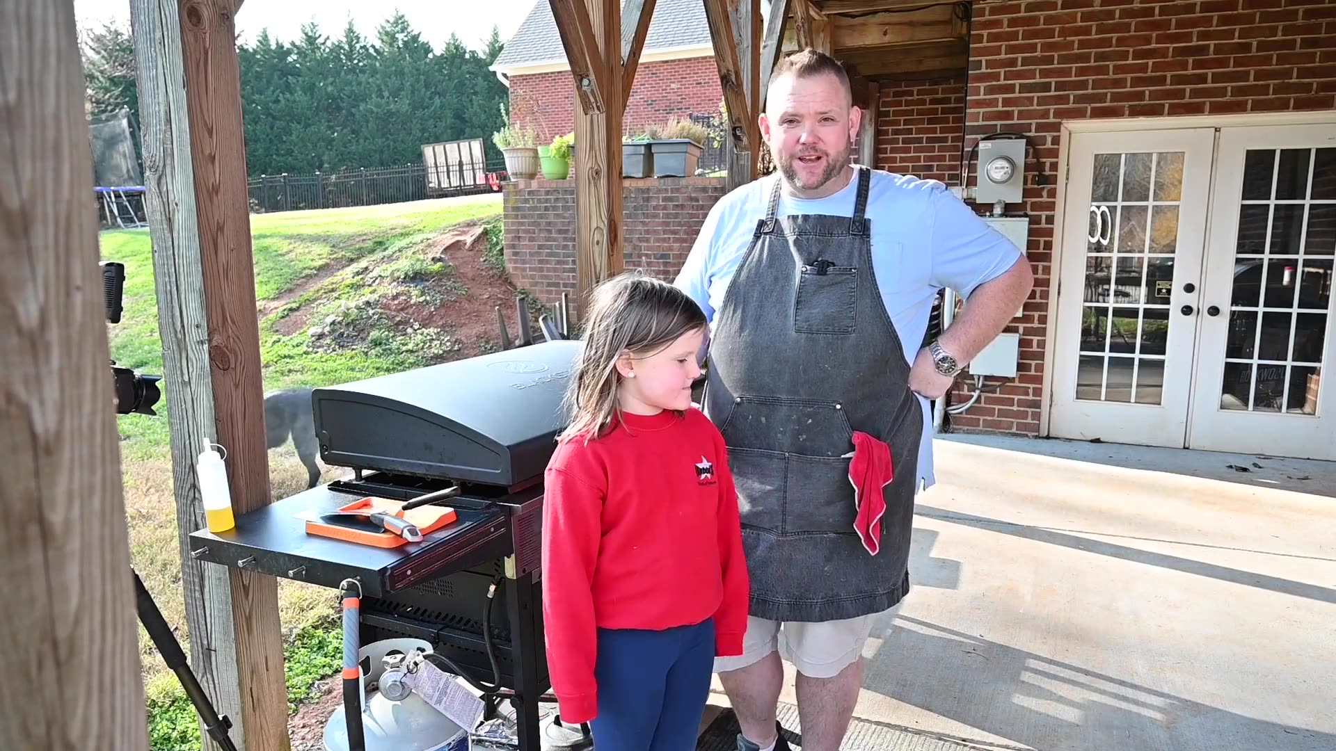 Video thumbnail for 21.Smash Burgers on the Blackstone Griddle (1080p 60fps)