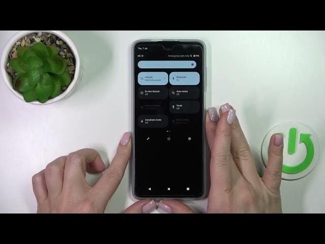 Video thumbnail for How to Switch On Flashlight in MOTOROLA Moto G62 - Enable Torch