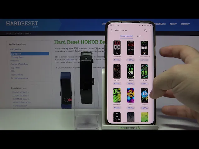 Video thumbnail for How to Download & Install Additional Watch Faces in HONOR Band 5